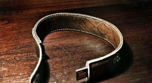 Oriko Leather USB Storage Armband